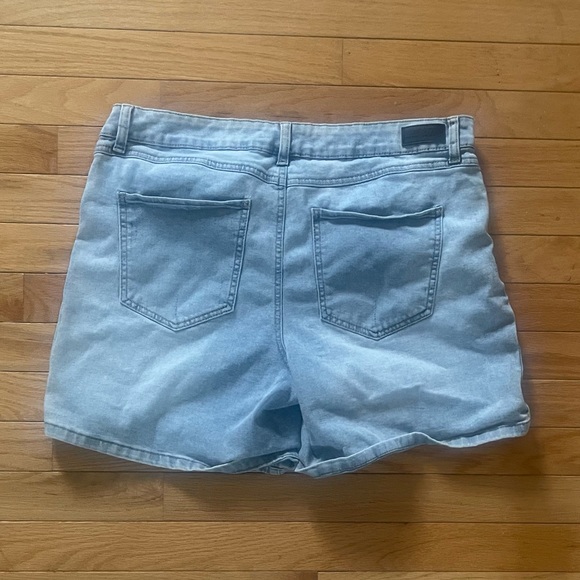 Sound style Jamie short easy fit- light wash rigid front size 14 hard to find.. - Picture 2 of 10